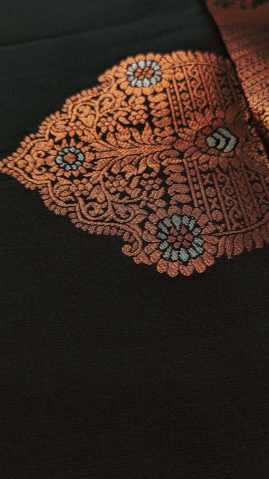 Ebonique Elegance Kanchi Silk