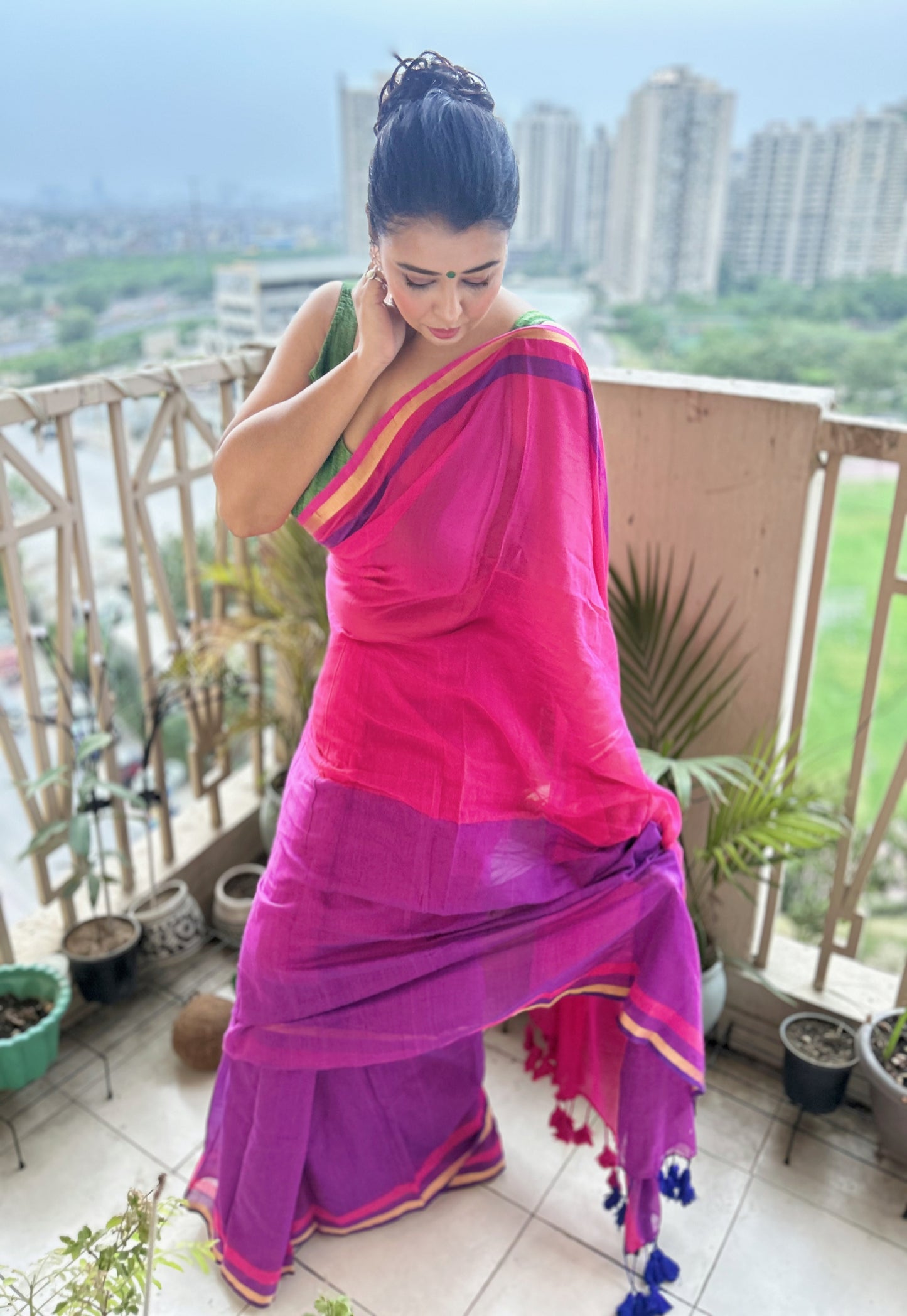 Rang Bahaar – Pure Handloom Mul Saree in Magenta and Purple