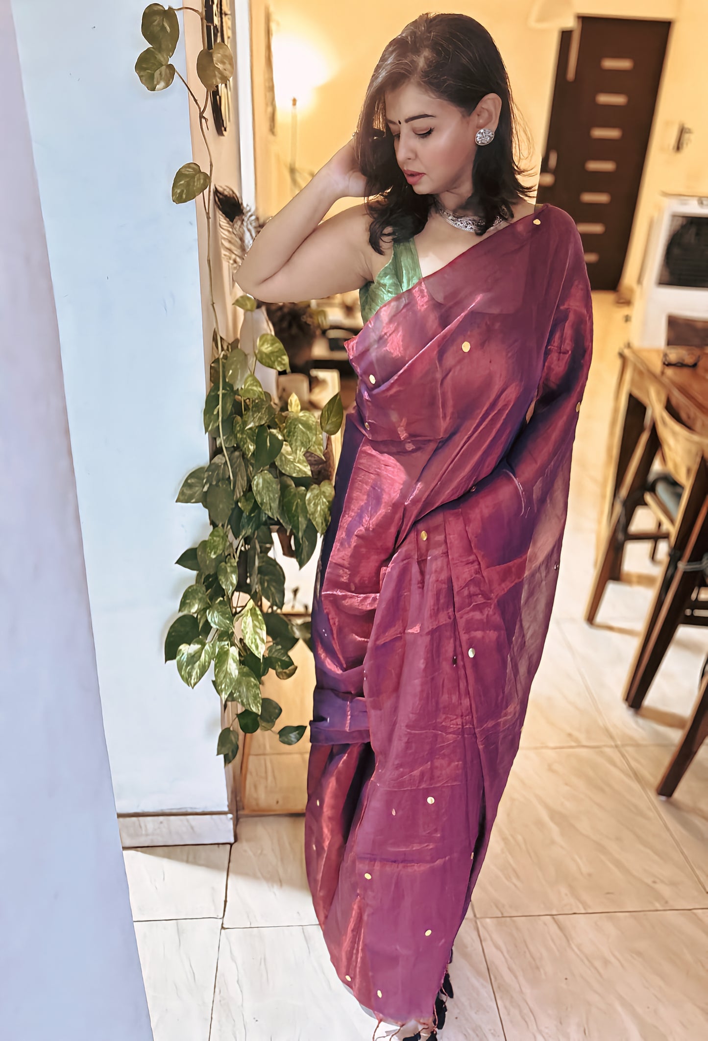 Noorvira – Wine Gold Bengal Tissue Saree with Sitara Sparkle