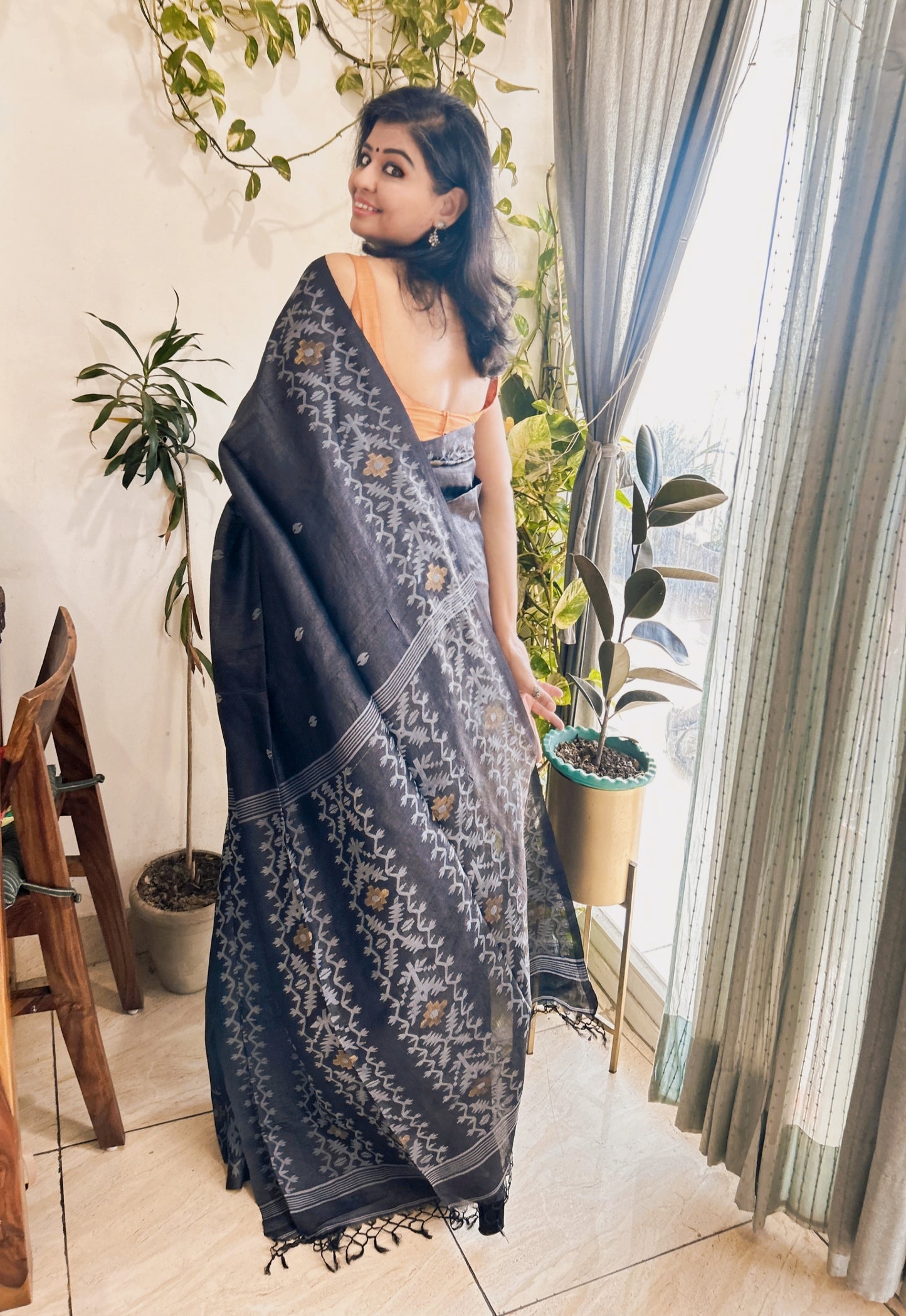 Slate Symphony – Pure Hallmarked Tussar Silk Jamdani Saree