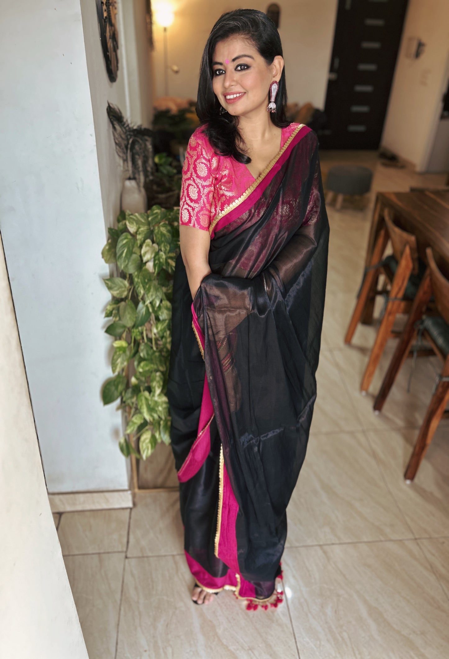 Raniya – Black Bengal Tissue Saree with Rani Border