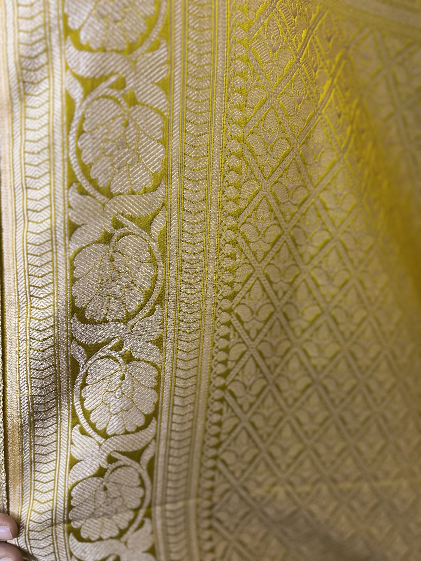 Aaradhya – Pure Mashru Silk Banarasi Saree in Neon Green with Lace