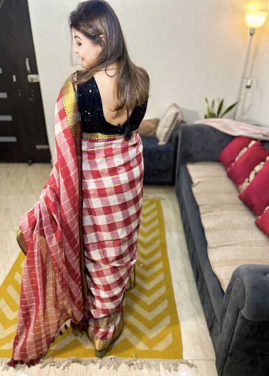 Rajwada Raga – Pure Handloom Mul Check Saree