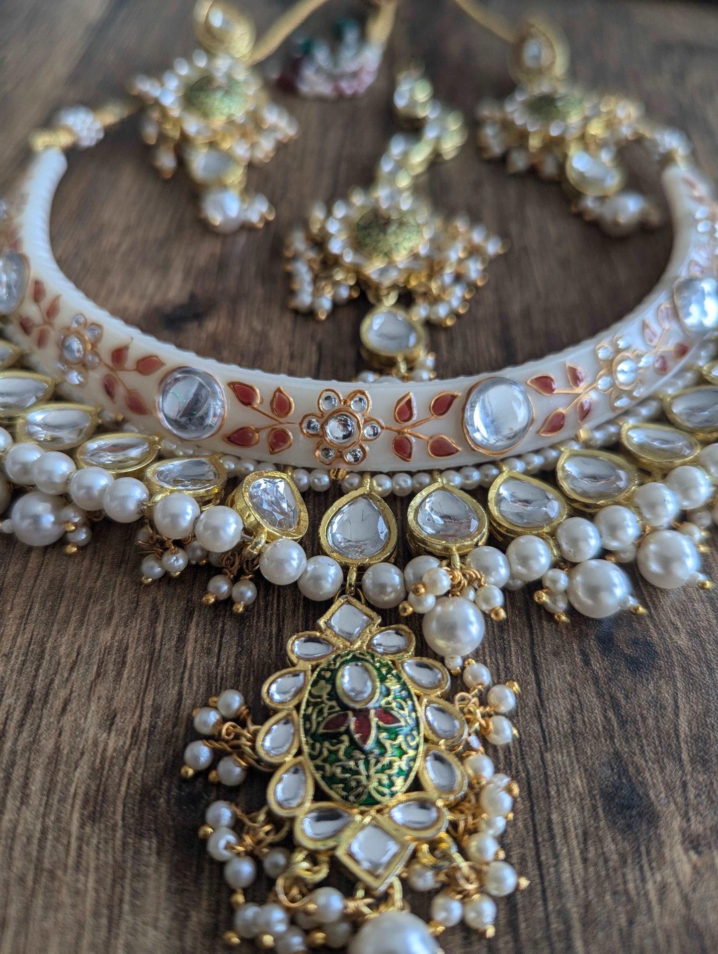 Ethereal Red Meenakari Rajwadi Kundan Set