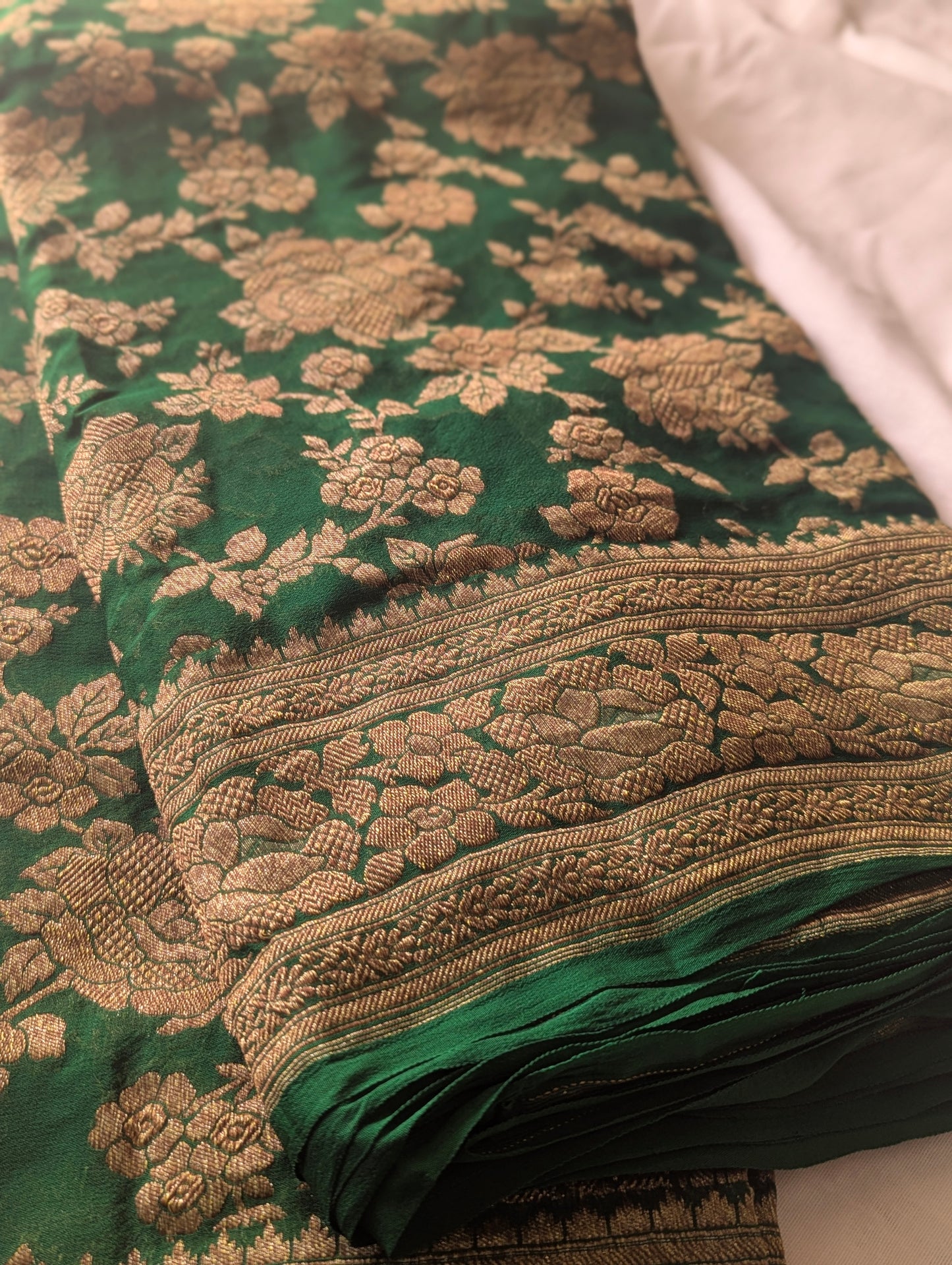 Pure Banarasi Khaddi Georgette – A Timeless Handwoven Masterpiece