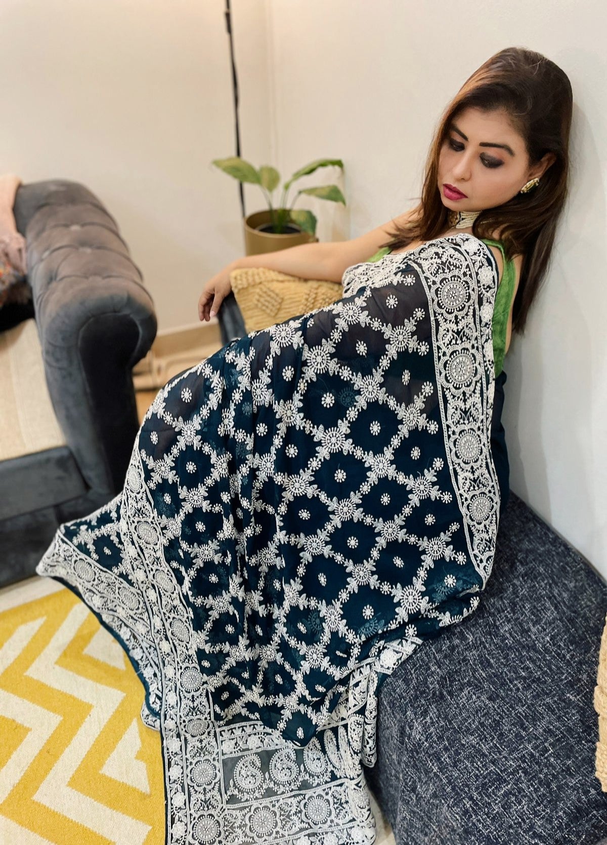 Saree Bari: Timeless Elegance & Exquisite Craftsmanship in Indian Fashion