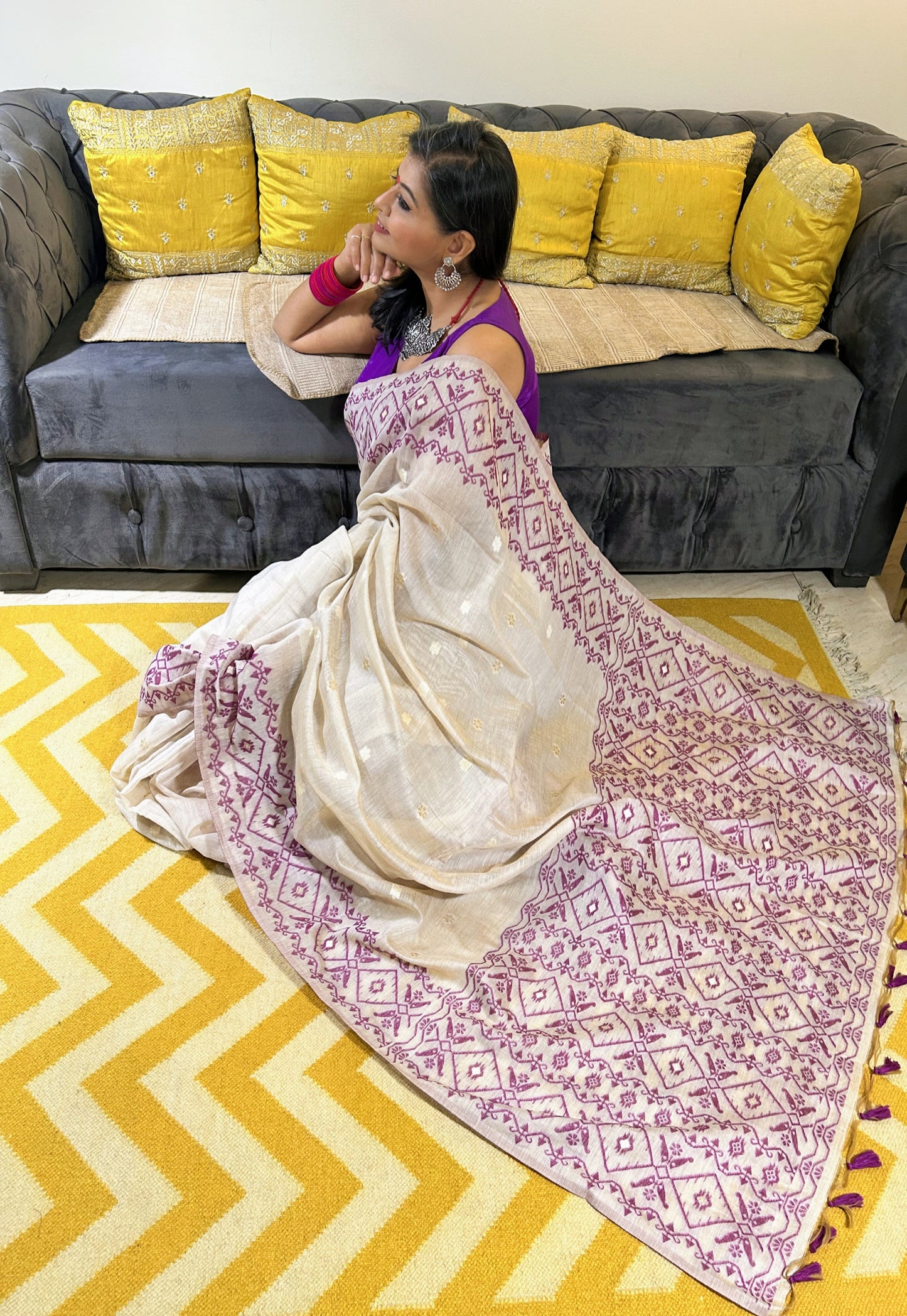 Ethereal Elegance Munga Dhakai Jamdani Saree