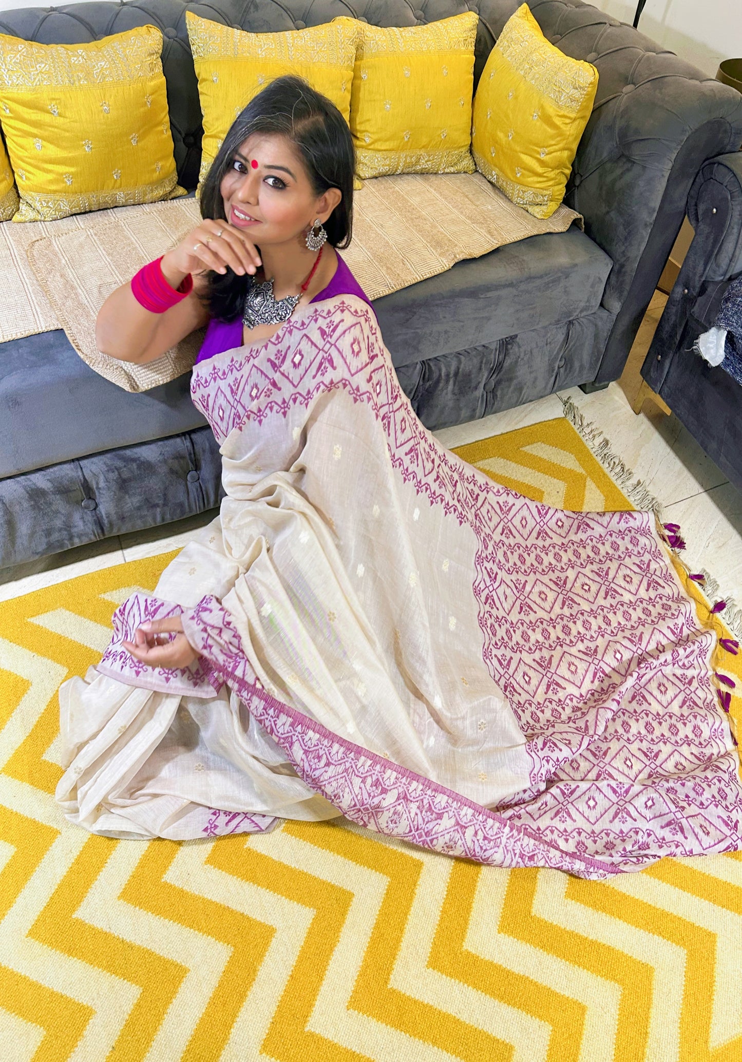 Ethereal Elegance Munga Dhakai Jamdani Saree