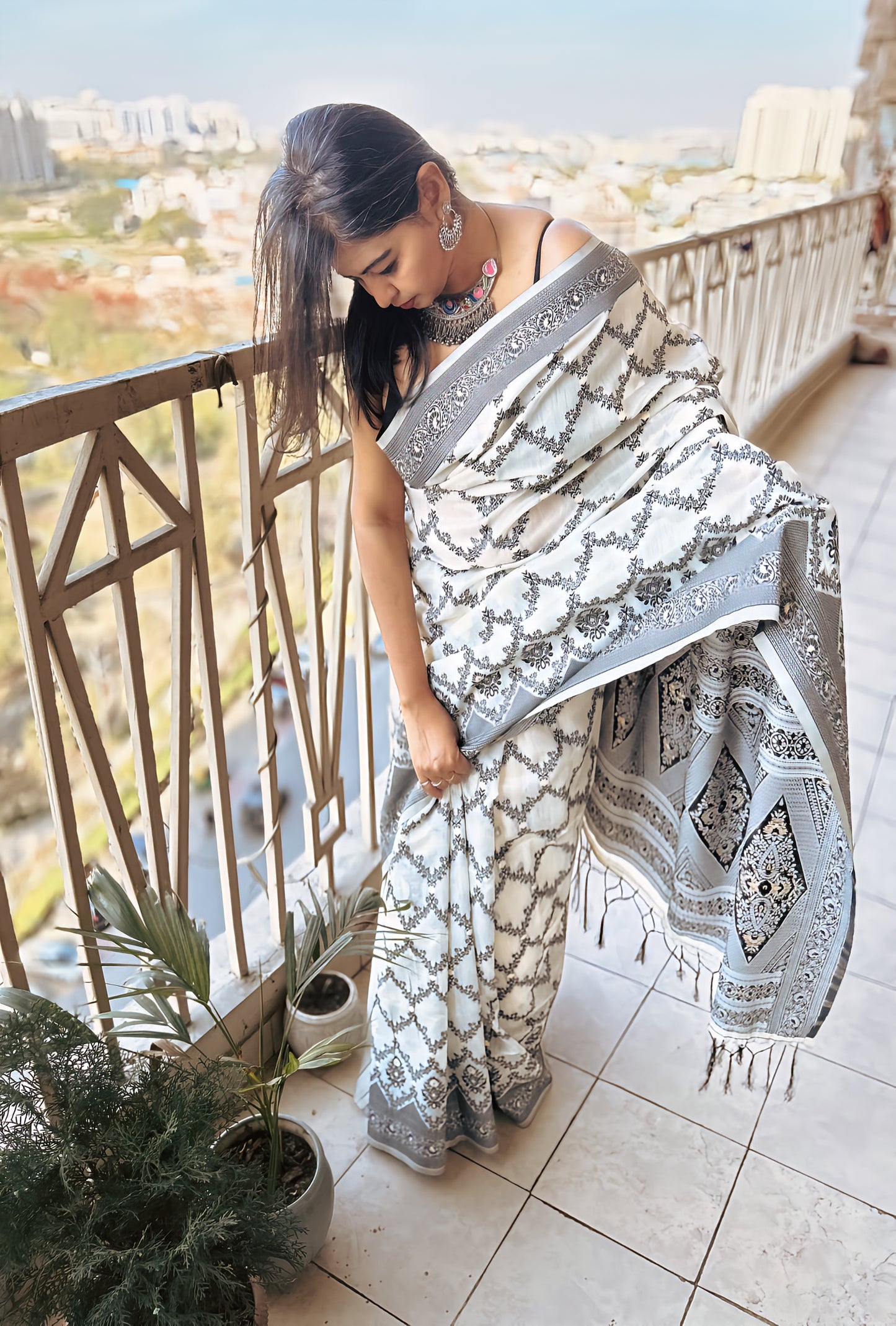 Midnight Harmony Bengal Handloom Saree