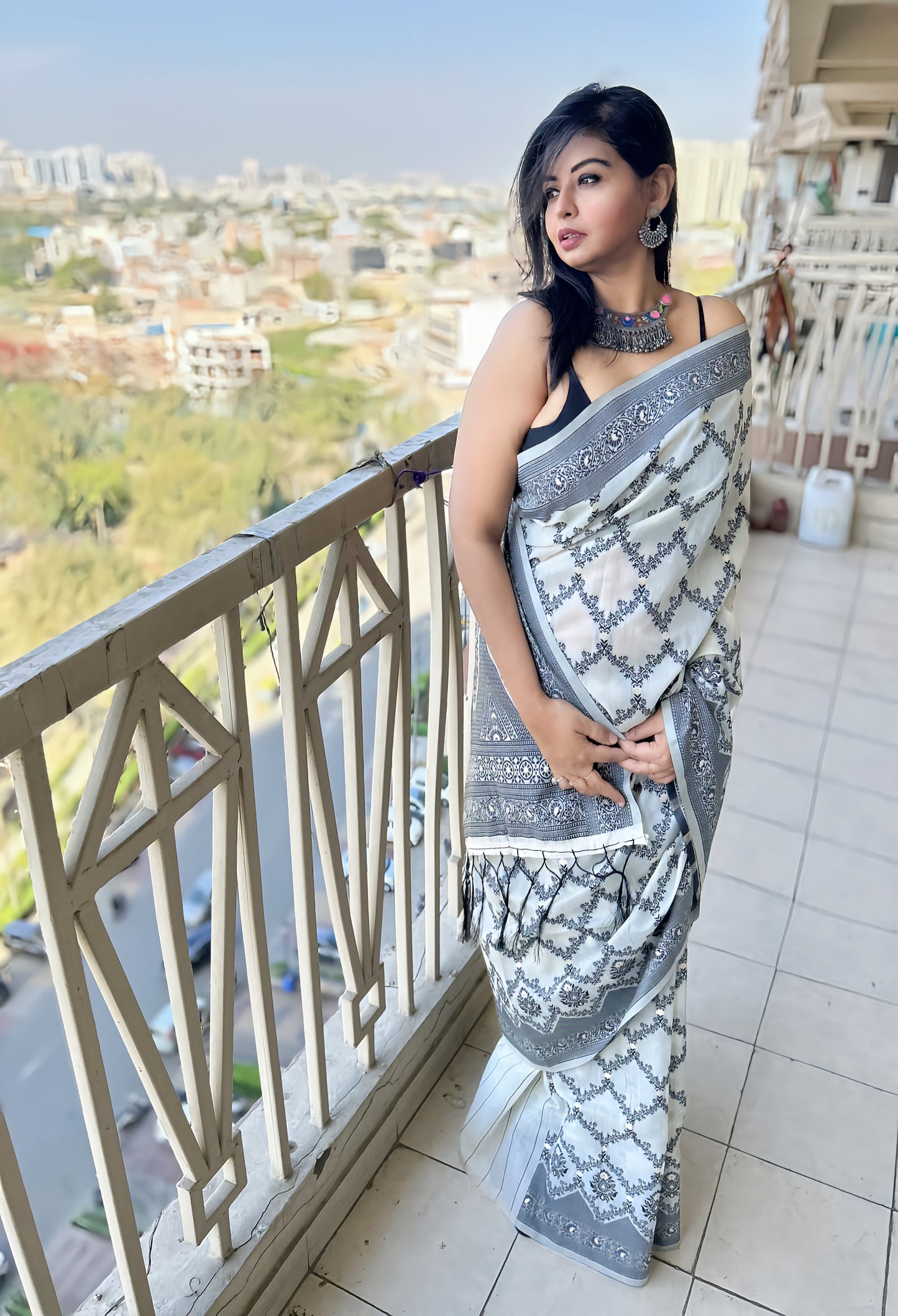 Midnight Harmony Bengal Handloom Saree