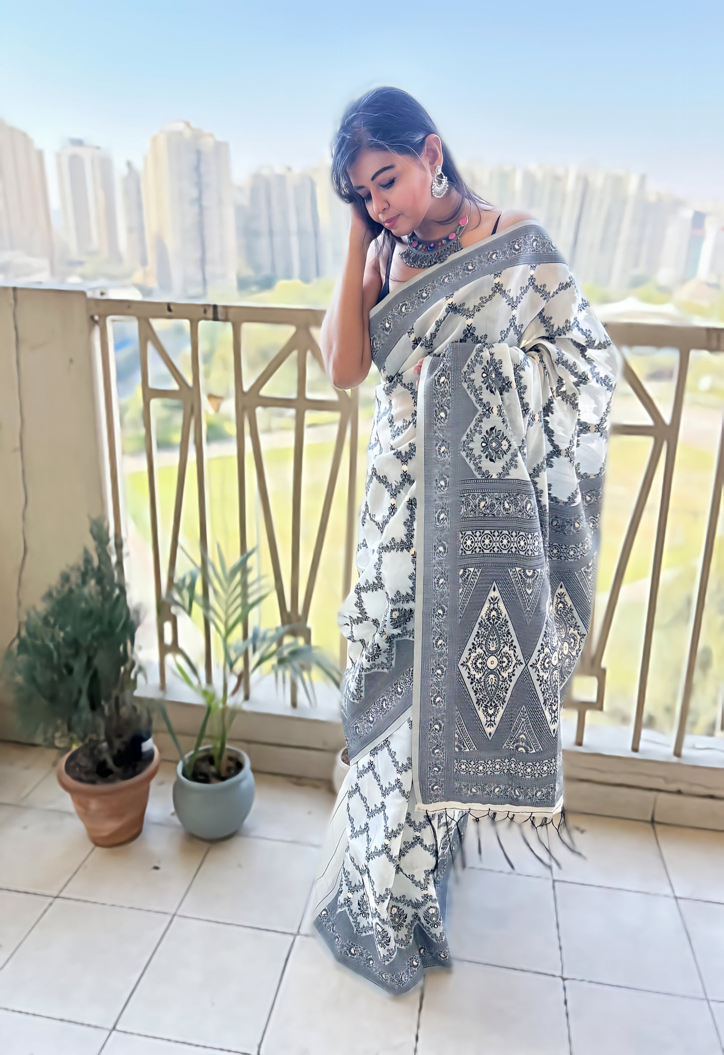 Midnight Harmony Bengal Handloom Saree