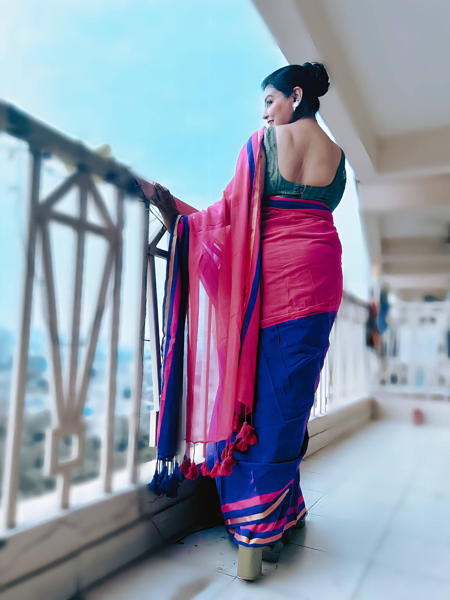 Rang Bahaar – Pure Handloom Mul Saree in Magenta and Purple