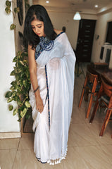 Indira Handloom White Mul Ajrakh Saree