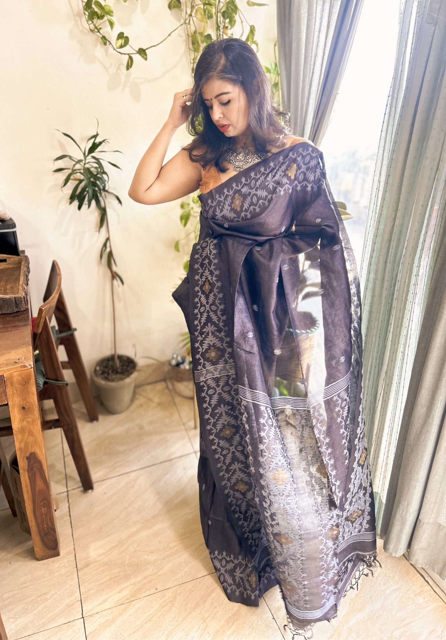 Slate Symphony – Pure Hallmarked Tussar Silk Jamdani Saree