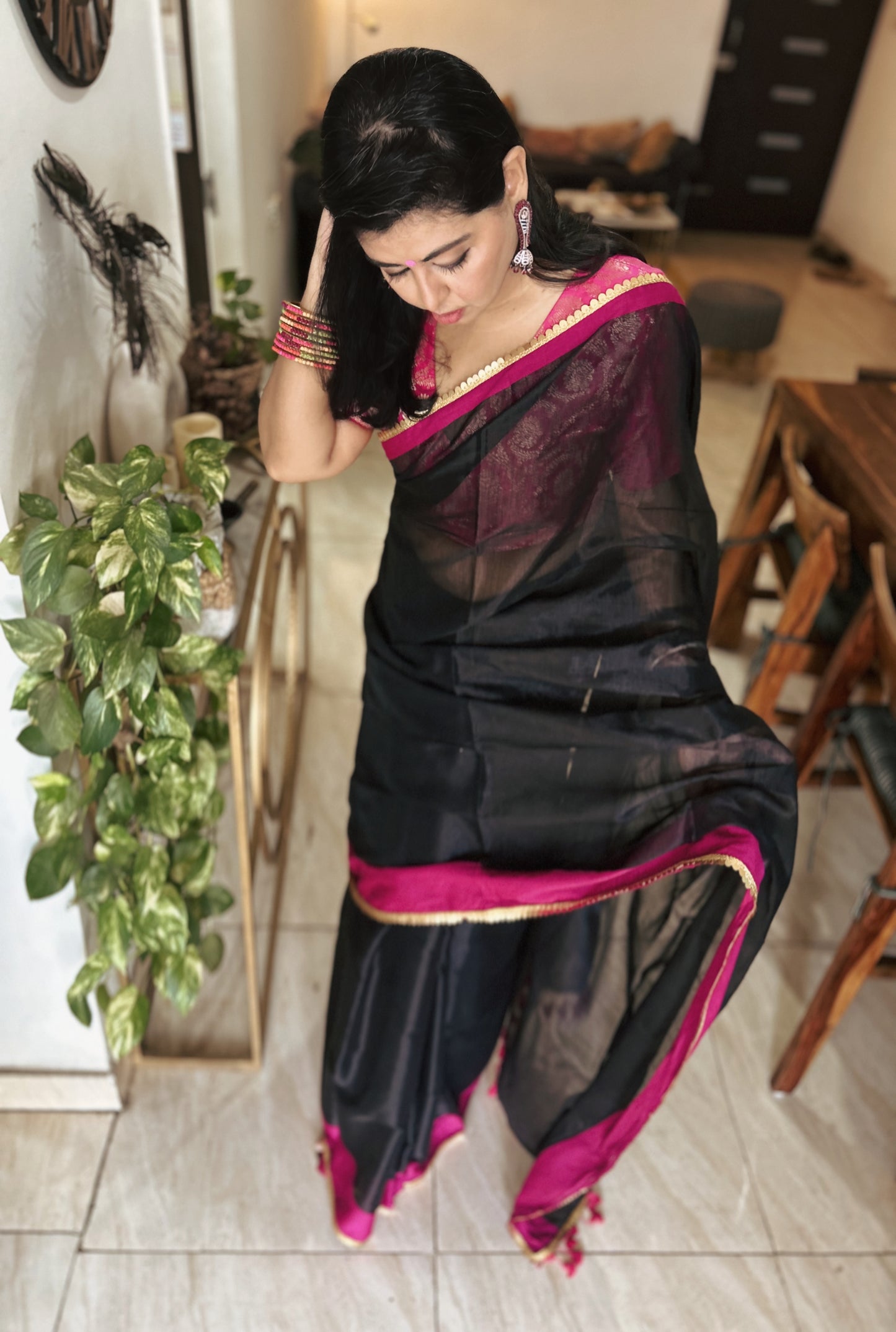 Raniya – Black Bengal Tissue Saree with Rani Border