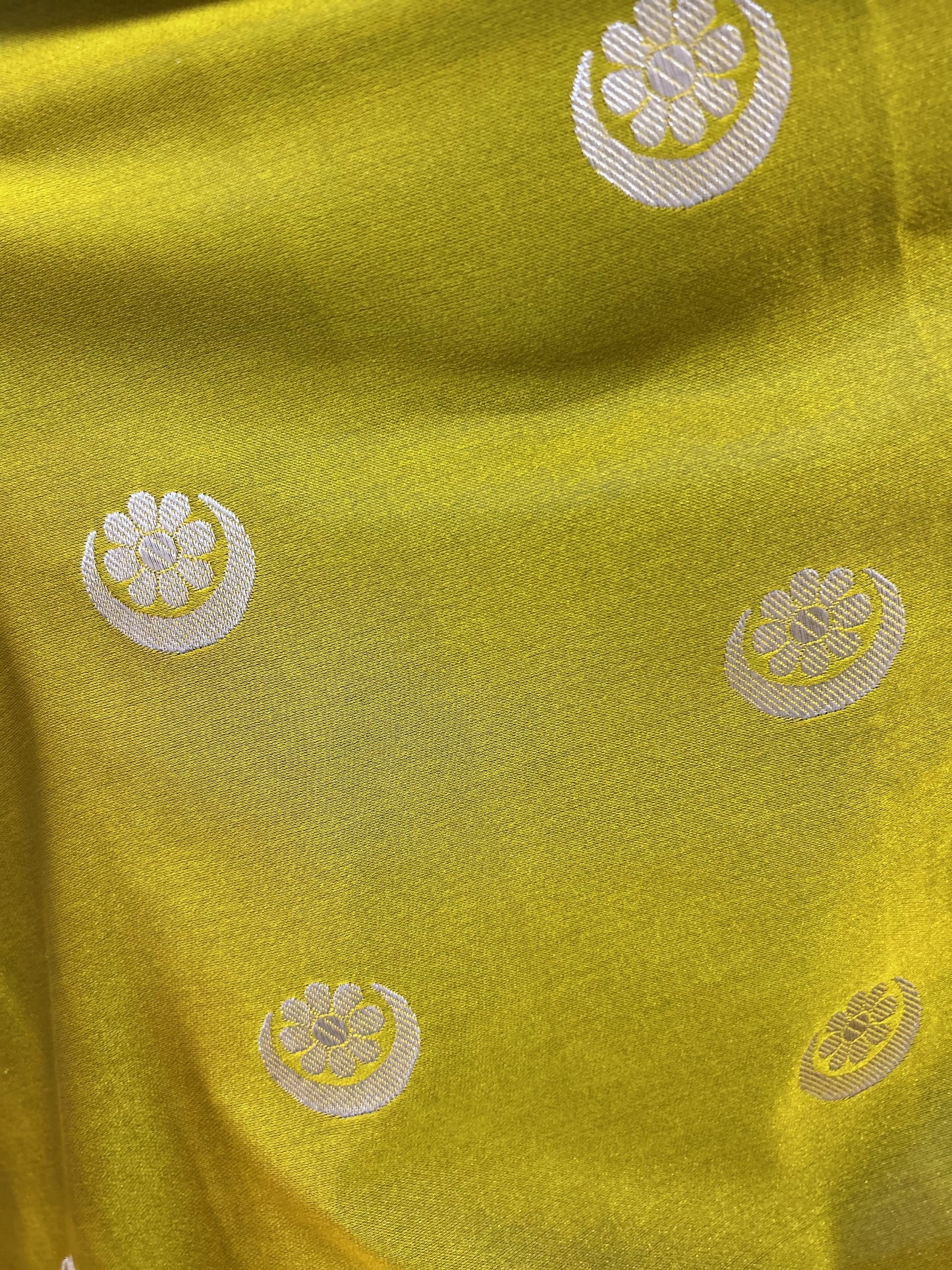 Aaradhya – Pure Mashru Silk Banarasi Saree in Neon Green with Lace