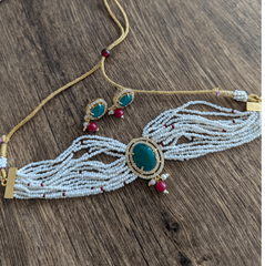 Elegance Emerald Pearl Necklace