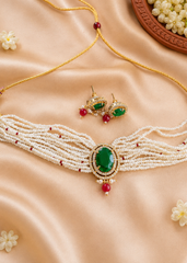 Elegance Emerald Luxury Pearl Jewellery Set